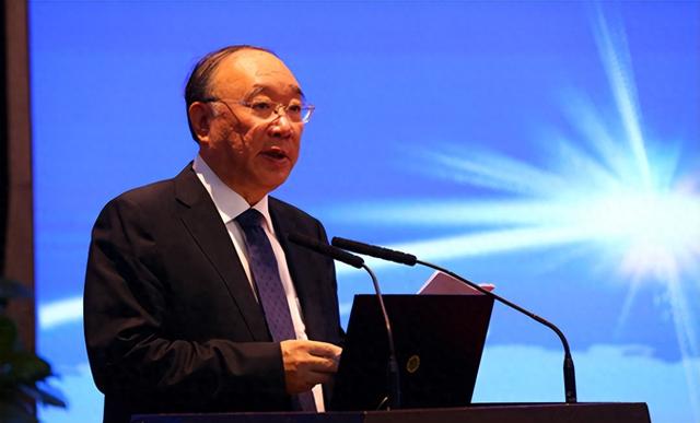 黄奇帆：对2025年房地产的几个判断-1.jpg