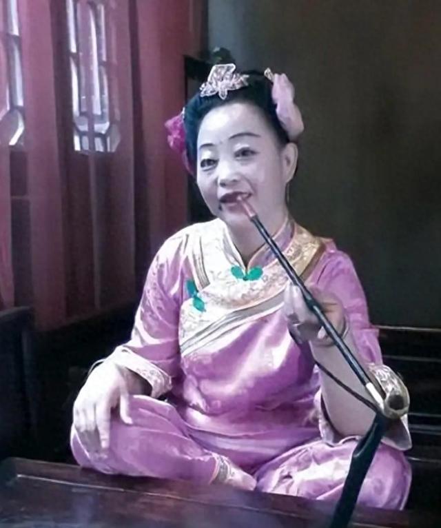 看了鸨鸟怎么交配，才知道古代青楼的老板娘，为何都叫“老鸨”！-1.jpg