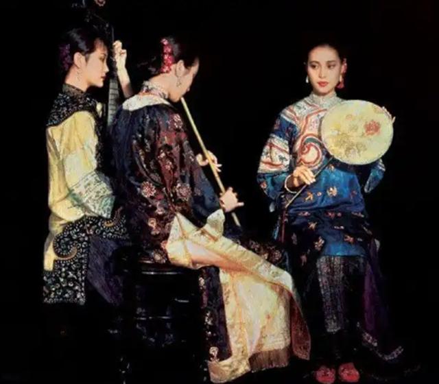 看了鸨鸟怎么交配，才知道古代青楼的老板娘，为何都叫“老鸨”！-13.jpg
