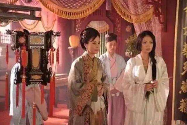 看了鸨鸟怎么交配，才知道古代青楼的老板娘，为何都叫“老鸨”！-14.jpg