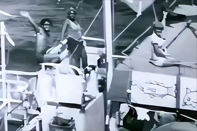 最邪恶的实验：6女4男船上共渡100天，失去法律约束，结果如何？-8.jpg