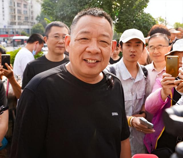 远离“造神”陷阱！人民日报的辟谣，揭开了胖东来的“真实现状”-2.jpg