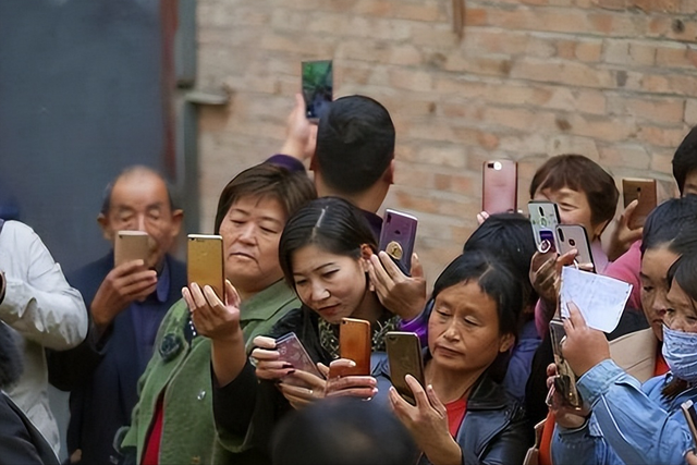 后不后悔？宁夏那个一笑成名拒绝百万签约的小女孩，现在成了这样-5.jpg