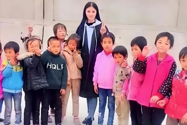 后不后悔？宁夏那个一笑成名拒绝百万签约的小女孩，现在成了这样-10.jpg