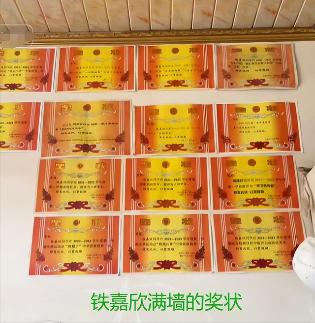 后不后悔？宁夏那个一笑成名拒绝百万签约的小女孩，现在成了这样-20.jpg