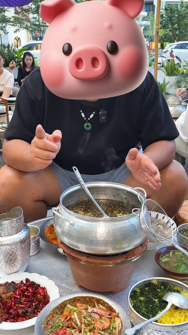昆明8家能征服米其林评委的小馆子，食材很恶心，味道很土匪-31.jpg