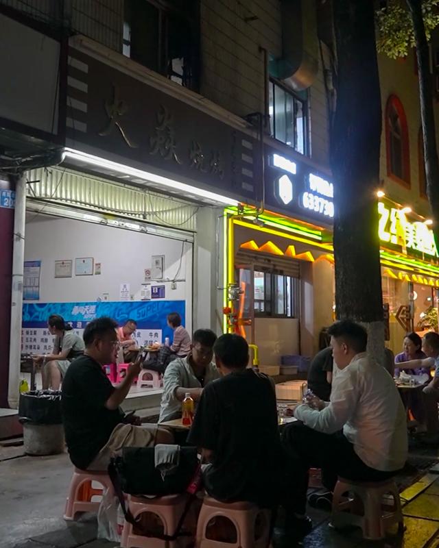 昆明8家能征服米其林评委的小馆子，食材很恶心，味道很土匪-40.jpg