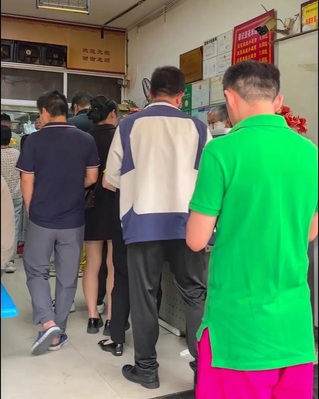 昆明8家能征服米其林评委的小馆子，食材很恶心，味道很土匪-47.jpg