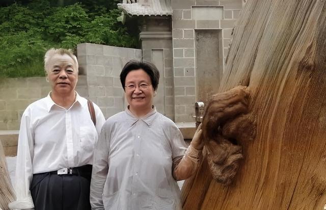 毛主席警卫员娶了主席最小女儿，婚后36年不离不弃，94岁走完一生-18.jpg